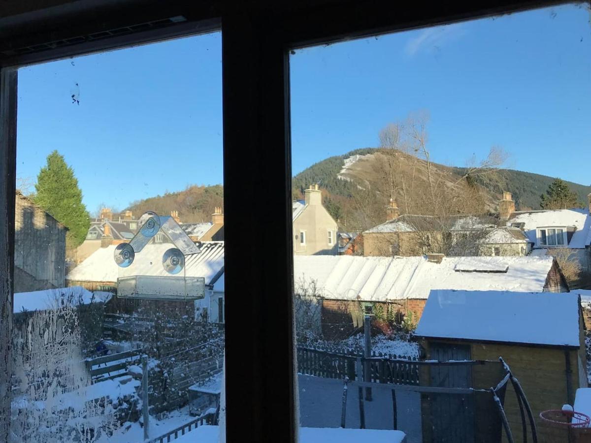 The Morningside Apartment Charming Stylish Apartment In The Centre Of Innerleithen Exterior foto