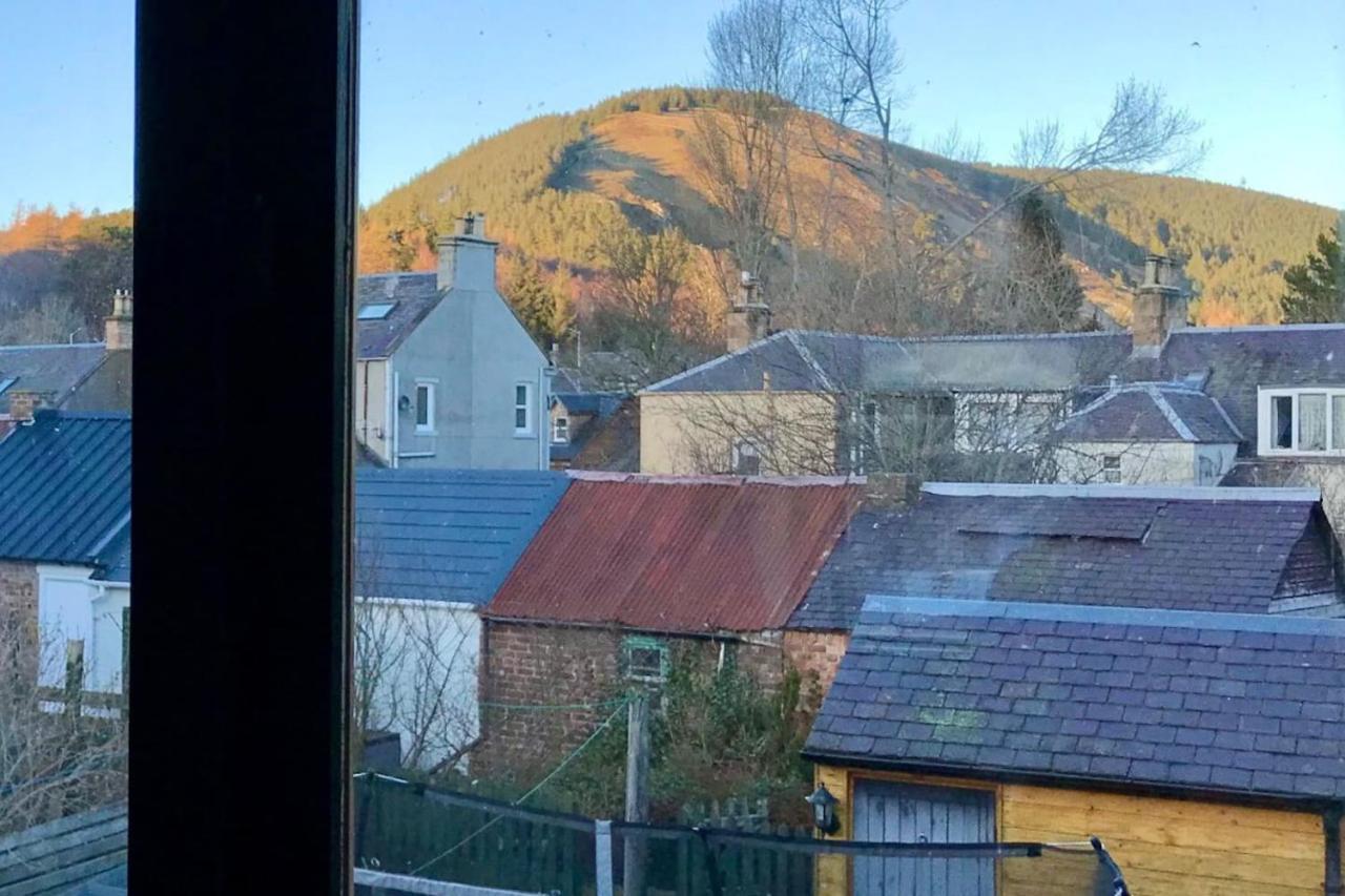 The Morningside Apartment Charming Stylish Apartment In The Centre Of Innerleithen Exterior foto