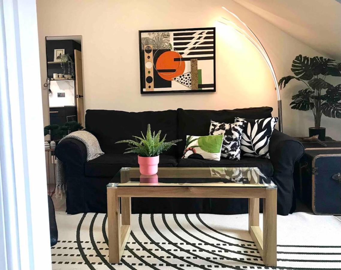 The Morningside Apartment Charming Stylish Apartment In The Centre Of Innerleithen Exterior foto